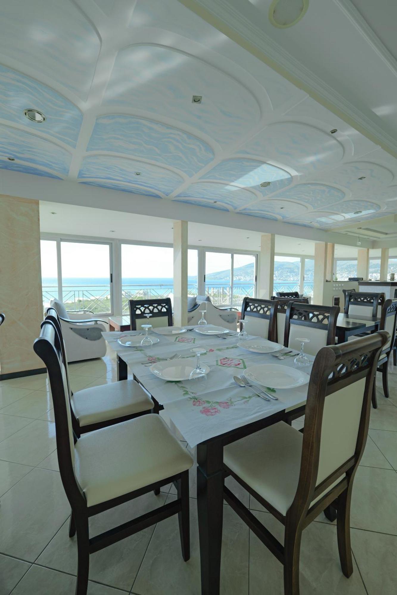 Hotel Holiday Sarandë Exterior foto